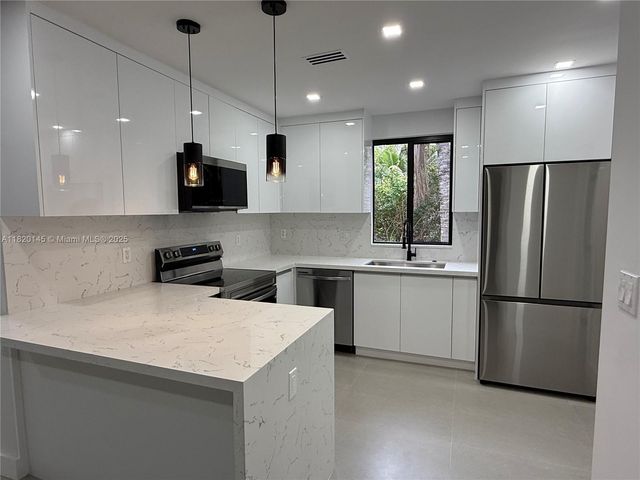 1125 NW 37th St, Miami, FL 33127