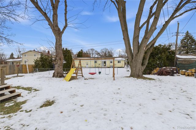 6115 Marscot Drive, Lansing, MI 48911