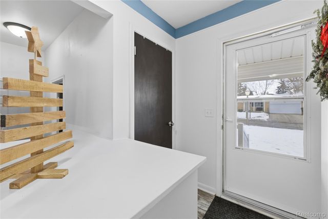 6115 Marscot Drive, Lansing, MI 48911