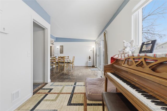 6115 Marscot Drive, Lansing, MI 48911