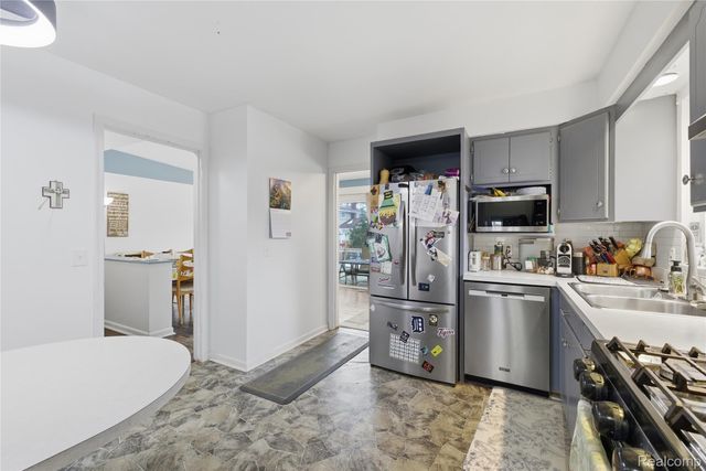 6115 Marscot Drive, Lansing, MI 48911