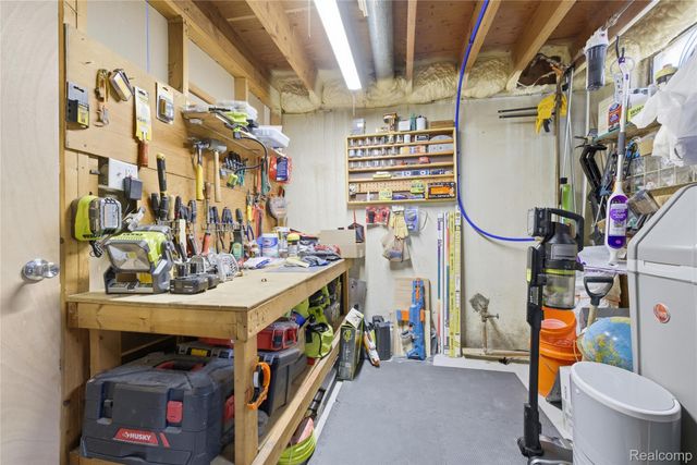 6115 Marscot Drive, Lansing, MI 48911