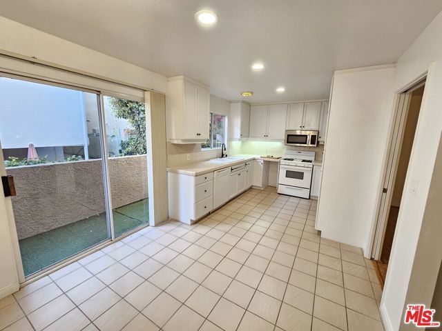 1957 N Bronson Avenue 112, Los Angeles, CA 90068