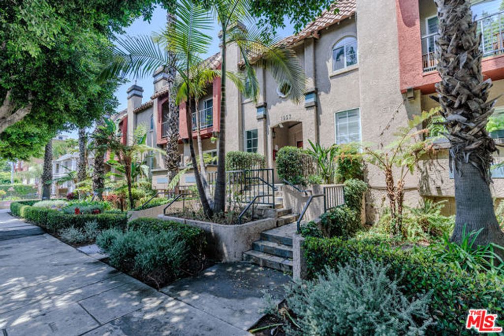 1957 N Bronson Avenue 112, Los Angeles, CA 90068