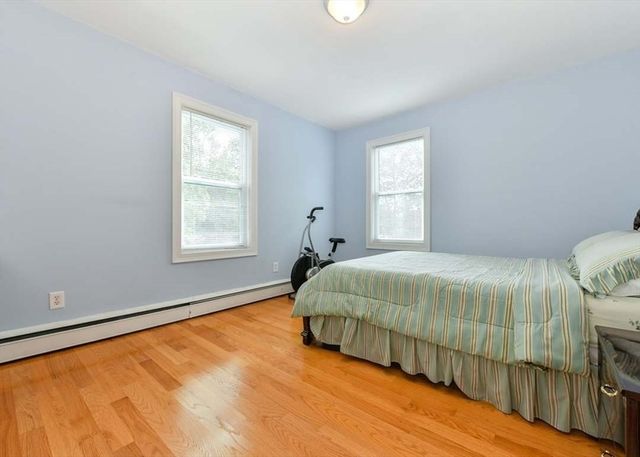 92 S Central Ave, Quincy, MA 02170