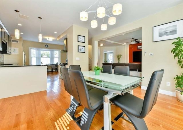 92 S Central Ave, Quincy, MA 02170