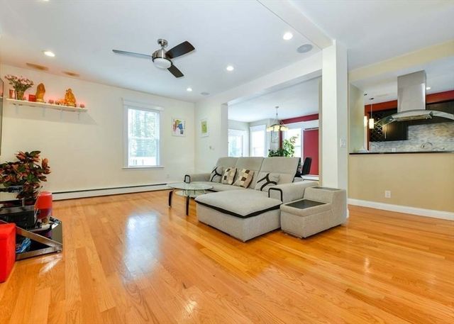 92 S Central Ave, Quincy, MA 02170