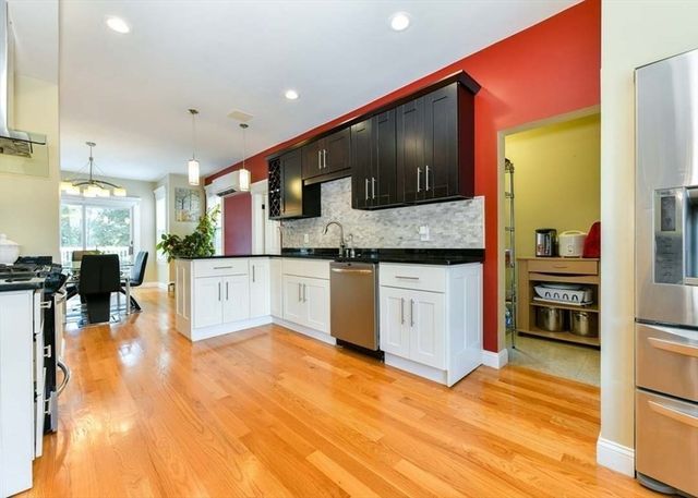 92 S Central Ave, Quincy, MA 02170