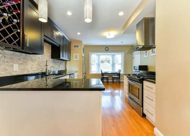 92 S Central Ave, Quincy, MA 02170