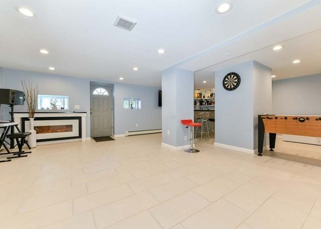 92 S Central Ave, Quincy, MA 02170