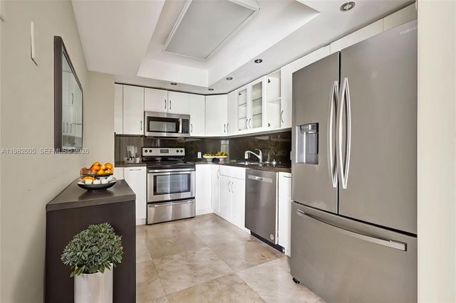 20100 W Country Club Drive 204, Aventura, FL 33180