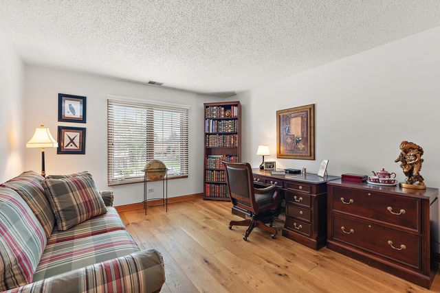 13332 S Oakview Court V4, Palos Heights, IL 60463