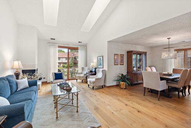 13332 S Oakview Court V4, Palos Heights, IL 60463