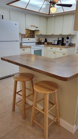 1526 GEORGETOWNE LANE, Sarasota, FL 34232