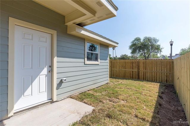 624 Texas Avenue N, Mercedes, TX 78570