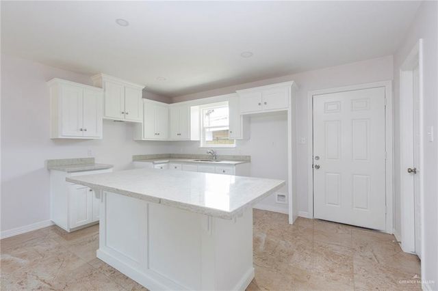 624 Texas Avenue N, Mercedes, TX 78570