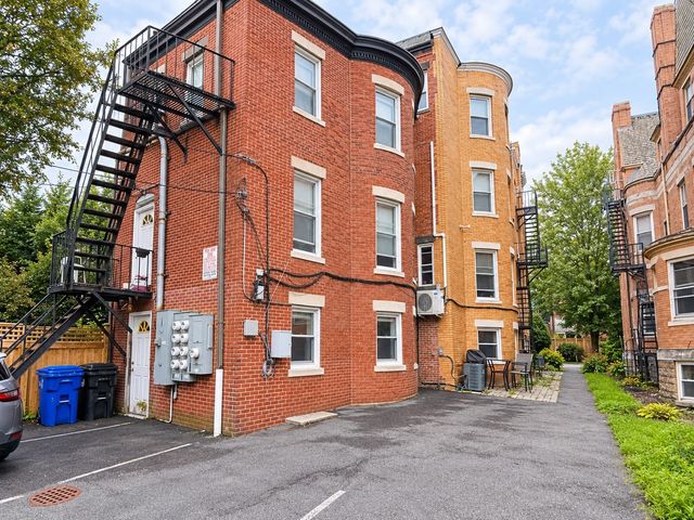 1742 Beacon St 2, Brookline, MA 02445