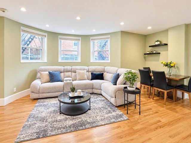 1742 Beacon St 2, Brookline, MA 02445