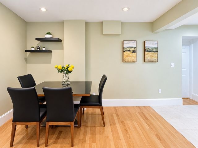1742 Beacon St 2, Brookline, MA 02445