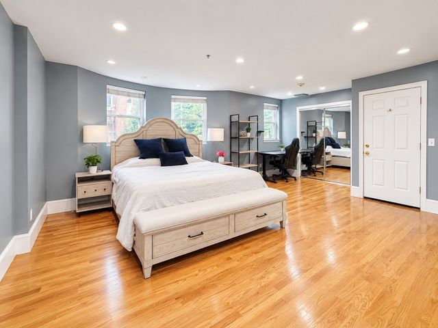 1742 Beacon St 2, Brookline, MA 02445