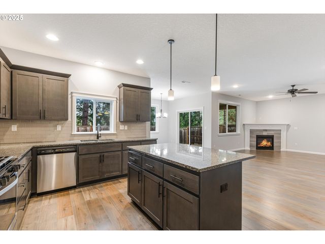 11369 Nw 325TH Ave, North Plains, OR 97133