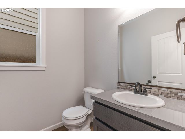 11369 Nw 325TH Ave, North Plains, OR 97133