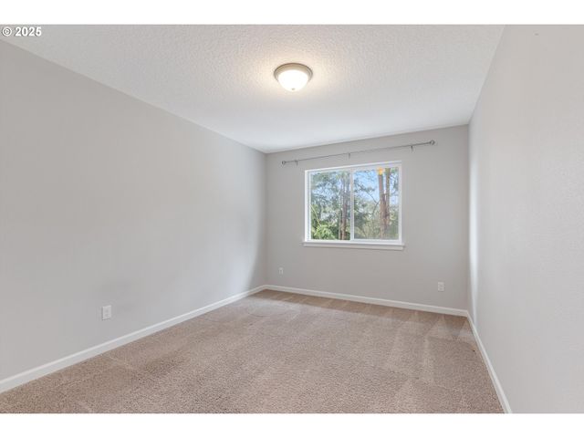 11369 Nw 325TH Ave, North Plains, OR 97133