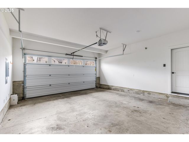 11369 Nw 325TH Ave, North Plains, OR 97133