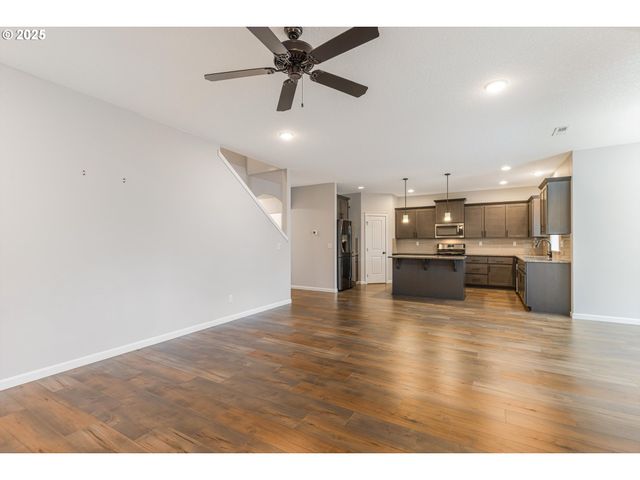 11369 Nw 325TH Ave, North Plains, OR 97133