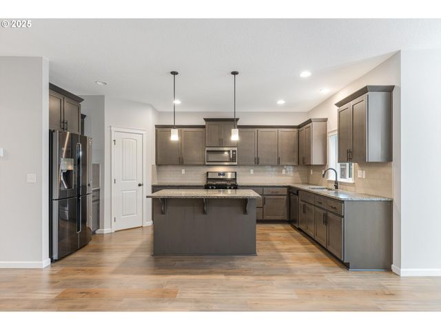 11369 Nw 325TH Ave, North Plains, OR 97133