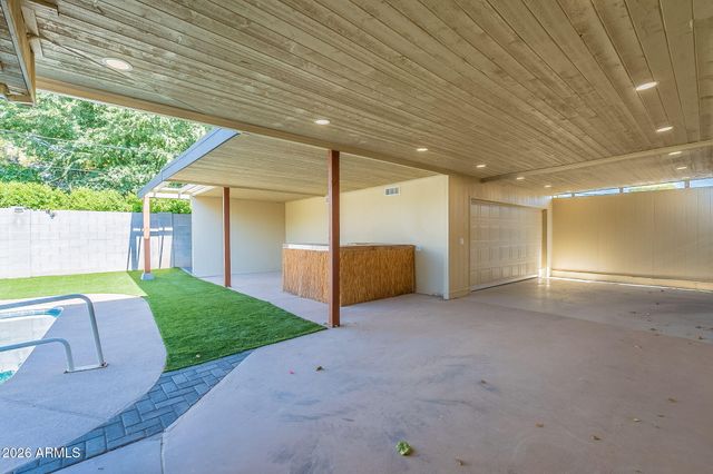 7637 N 7TH Avenue, Phoenix, AZ 85021