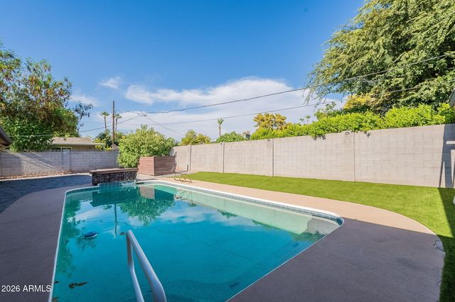 7637 N 7TH Avenue, Phoenix, AZ 85021