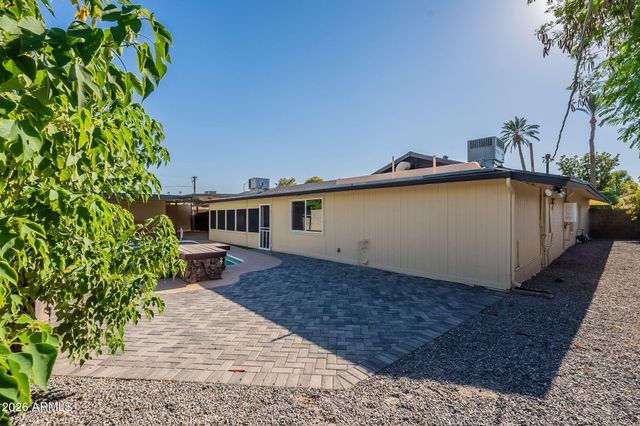 7637 N 7TH Avenue, Phoenix, AZ 85021