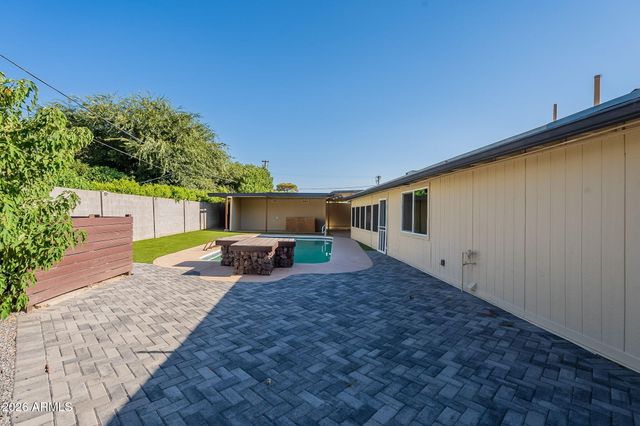 7637 N 7TH Avenue, Phoenix, AZ 85021