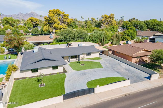 7637 N 7TH Avenue, Phoenix, AZ 85021