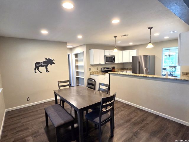 122 WILLOW WISP RD, Universal City, TX 78148