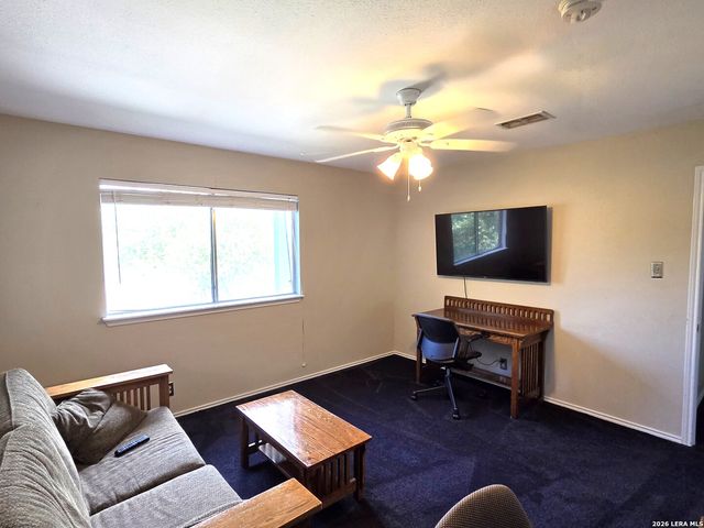122 WILLOW WISP RD, Universal City, TX 78148