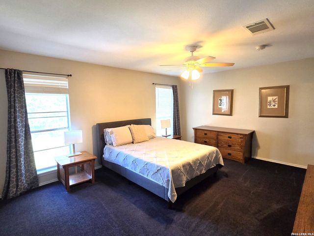 122 WILLOW WISP RD, Universal City, TX 78148
