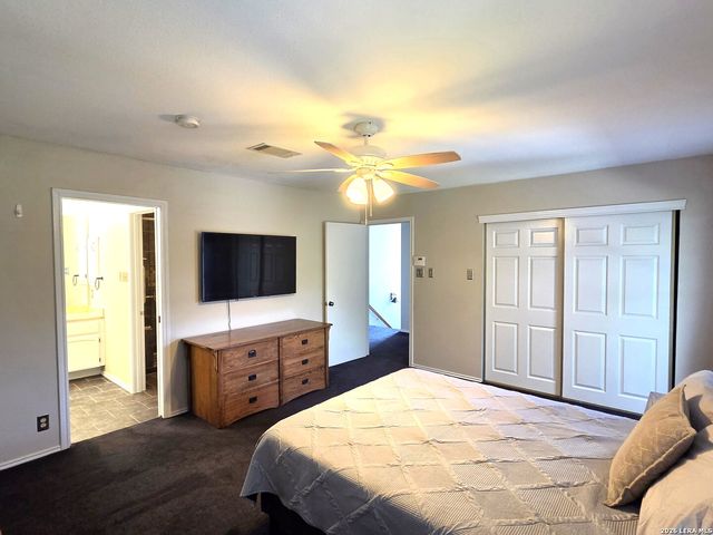 122 WILLOW WISP RD, Universal City, TX 78148