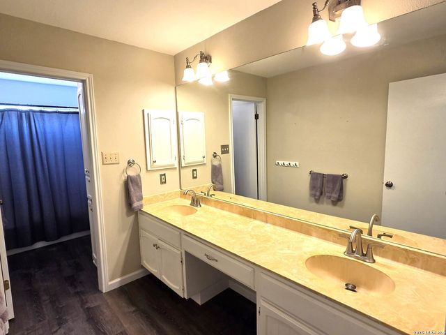 122 WILLOW WISP RD, Universal City, TX 78148