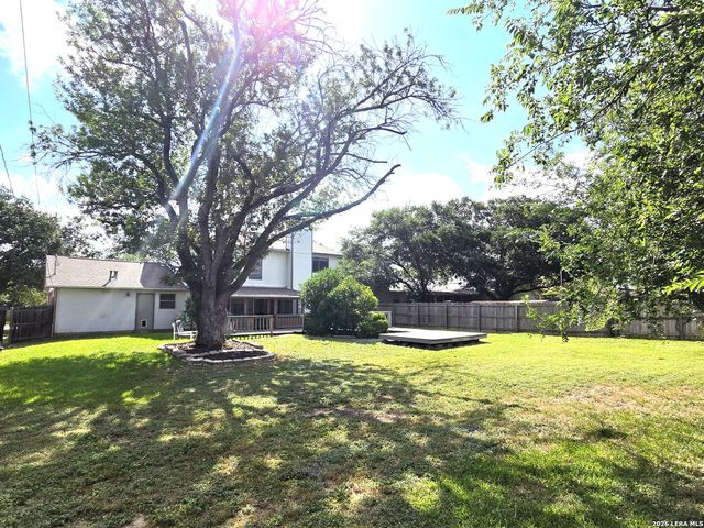 122 WILLOW WISP RD, Universal City, TX 78148