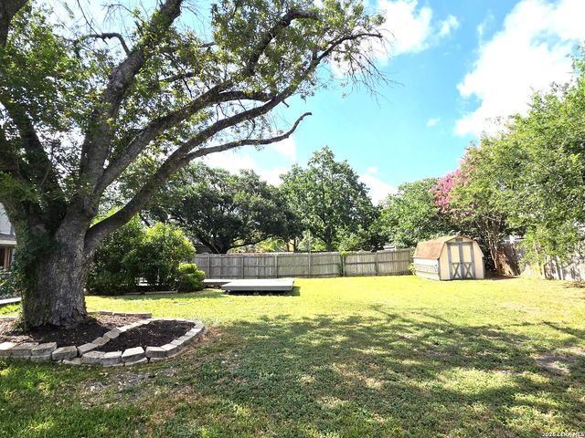 122 WILLOW WISP RD, Universal City, TX 78148