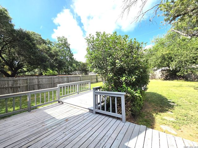 122 WILLOW WISP RD, Universal City, TX 78148