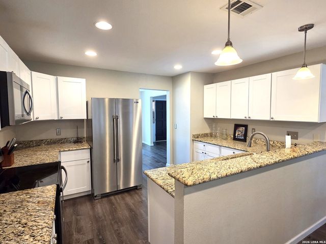 122 WILLOW WISP RD, Universal City, TX 78148
