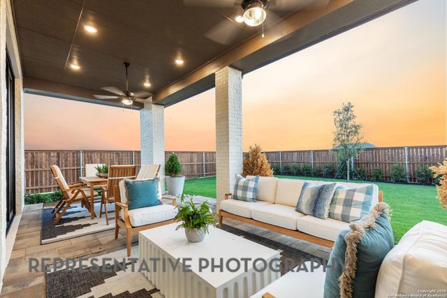 186 Lacey Oak, Castroville, TX 78009