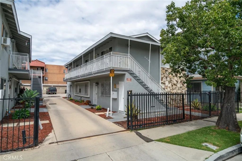 6645 Hammond Avenue, Long Beach, CA 90805