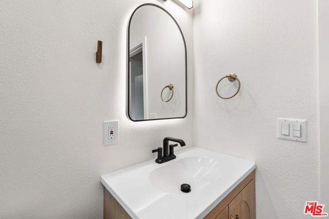 612 Romulo Street, Los Angeles, CA 90065