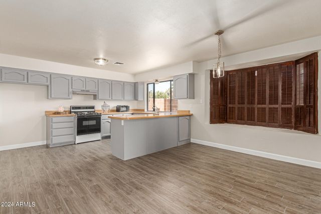 9641 N 13TH Avenue, Phoenix, AZ 85021