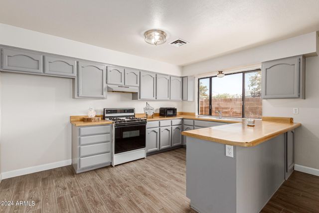 9641 N 13TH Avenue, Phoenix, AZ 85021