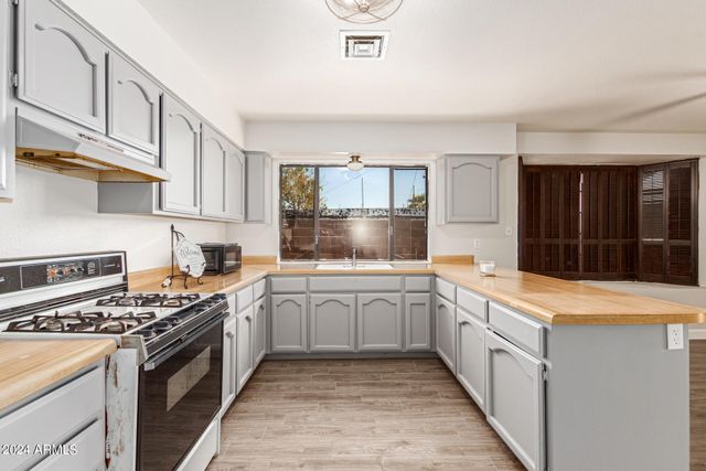 9641 N 13TH Avenue, Phoenix, AZ 85021